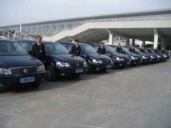 成都平價租車公司有特優(yōu)惠的租車價格